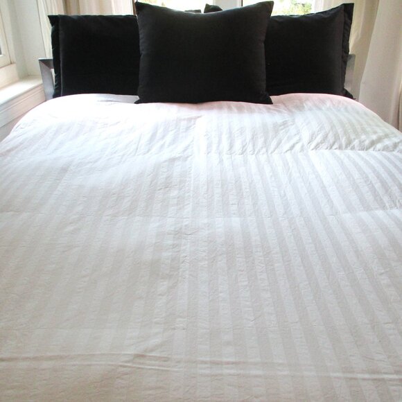 THE SEASON COLLECTION DOWN DUVET - Picture 1 of 16